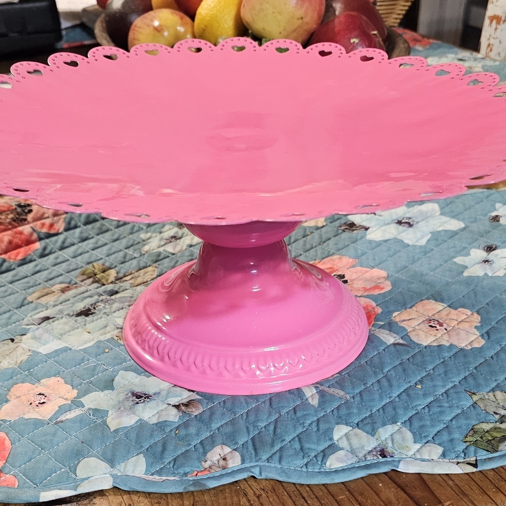 Decorative metal cake plate